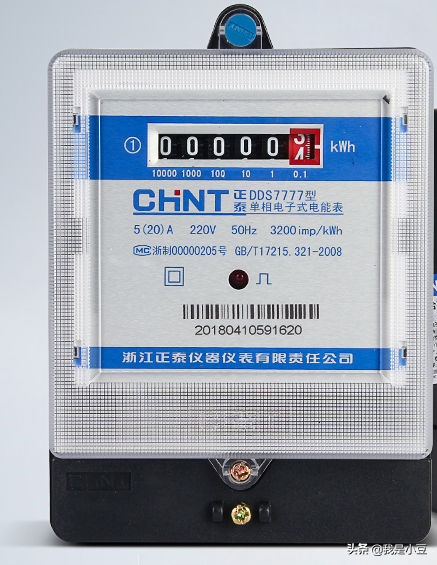 電工必備：?jiǎn)蜗嚯姳斫泳€(xiàn)圖，初學(xué)電工看了都會(huì )接，實(shí)物講解
